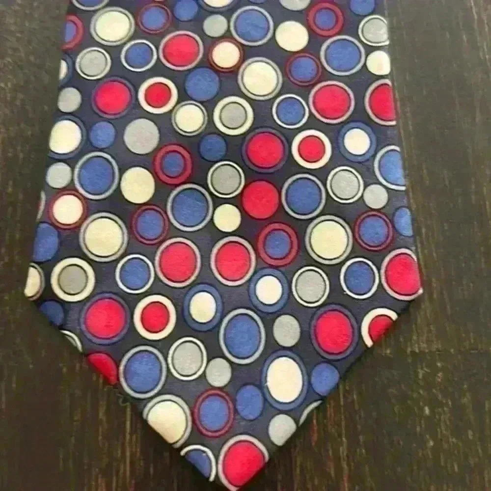 Bella‎ Nova tie